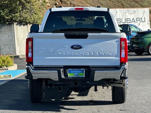 New 2026 Ford F250 XLT w/ FX4 Off-Road Package AWD/4WD image 6