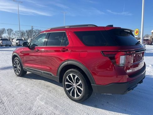 Used 2025 Ford Explorer ST-Line image 5