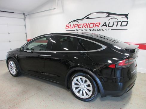 Used 2017 Tesla Model X 75D AWD/4WD image 4