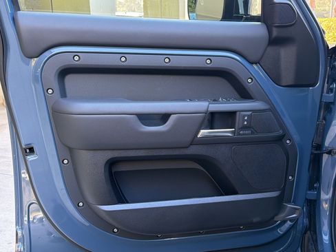 New 2026 Land Rover Defender 110 X-Dynamic SE AWD/4WD image 13