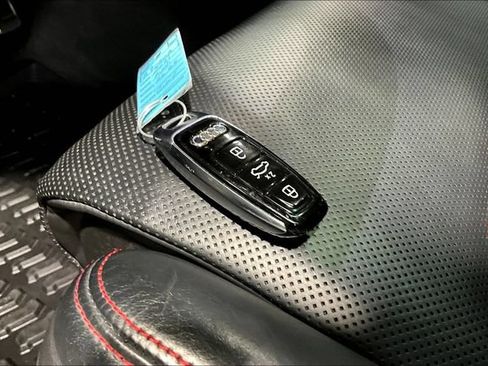 Used 2021 Audi RS Q8 w/ Carbon Optic Package AWD/4WD image 34
