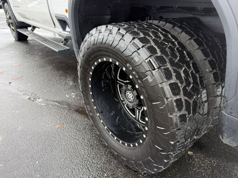 Used 2024 GMC Sierra 3500 Denali Ultimate image 40