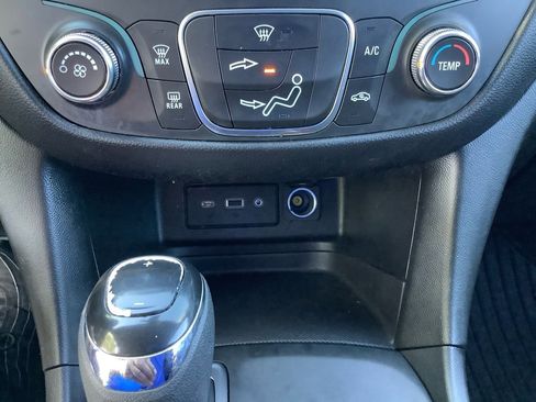 Used 2020 Chevrolet Equinox LT AWD/4WD image 25