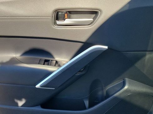 Used 2024 Toyota Corolla Cross XLE w/ Convenience Package image 16