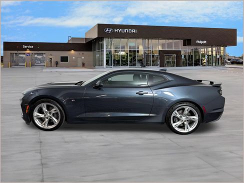 Used 2019 Chevrolet Camaro SS RWD image 2