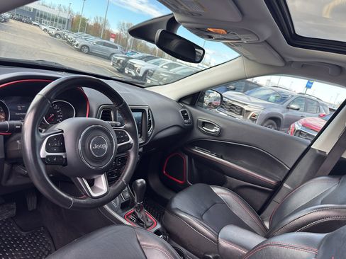 Used 2019 Jeep Compass Trailhawk w/ Leather Interior Group AWD/4WD image 25