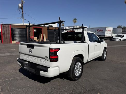Used 2024 Nissan Frontier SV w/ SV Convenience Package RWD image 3