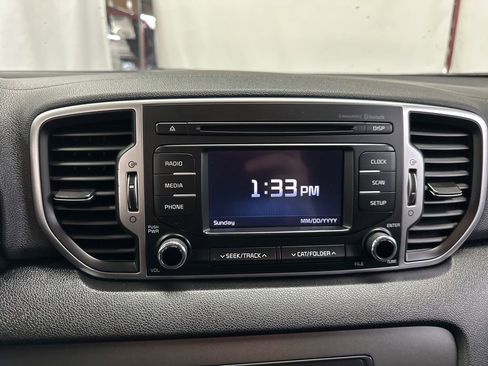 Used 2019 Kia Sportage LX image 16