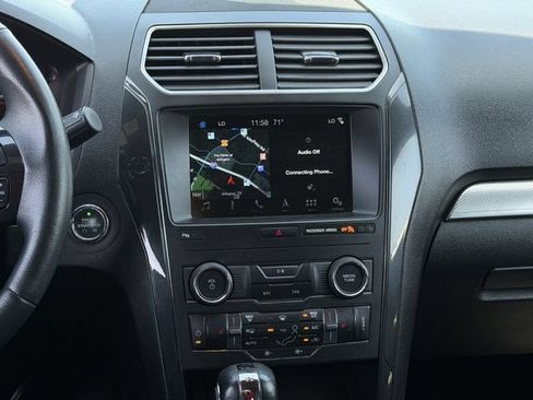 Used 2019 Ford Explorer XLT w/ Equipment Group 202A FWD image 16