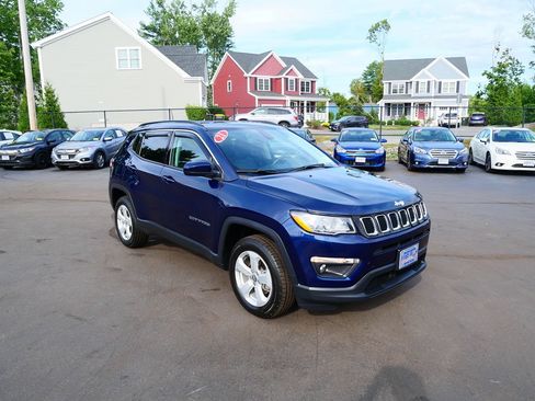 Used 2021 Jeep Compass Latitude w/ Convenience Group AWD/4WD image 2