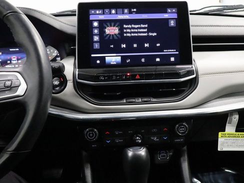 Certified 2022 Jeep Compass Limited image 21