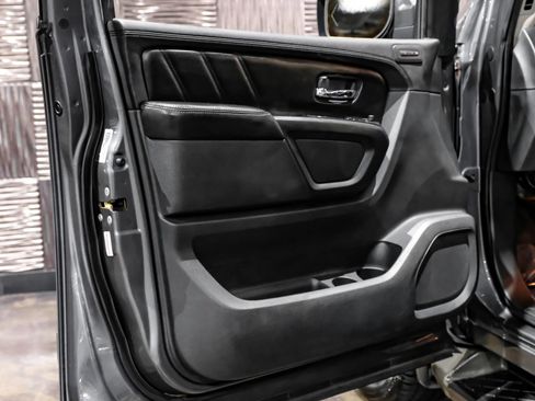 Used 2015 Nissan Armada Platinum image 46