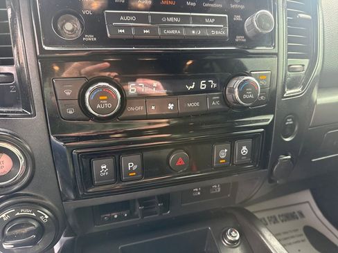 Used 2021 Nissan Titan PRO-4X w/ Pro-4x Convenience Package image 18