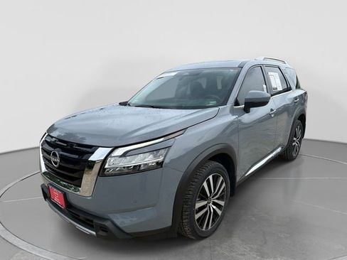 Used 2023 Nissan Pathfinder Platinum AWD/4WD image 8