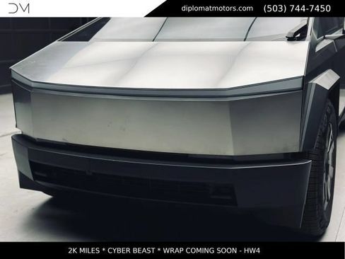 Used 2024 Tesla Cybertruck Cyberbeast AWD/4WD image 13