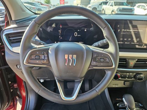 Used 2024 Buick Encore GX Preferred w/ Comfort Package FWD image 18