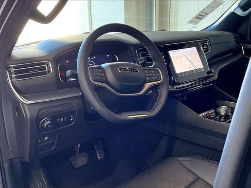 Used 2024 Jeep Wagoneer Series II image 4