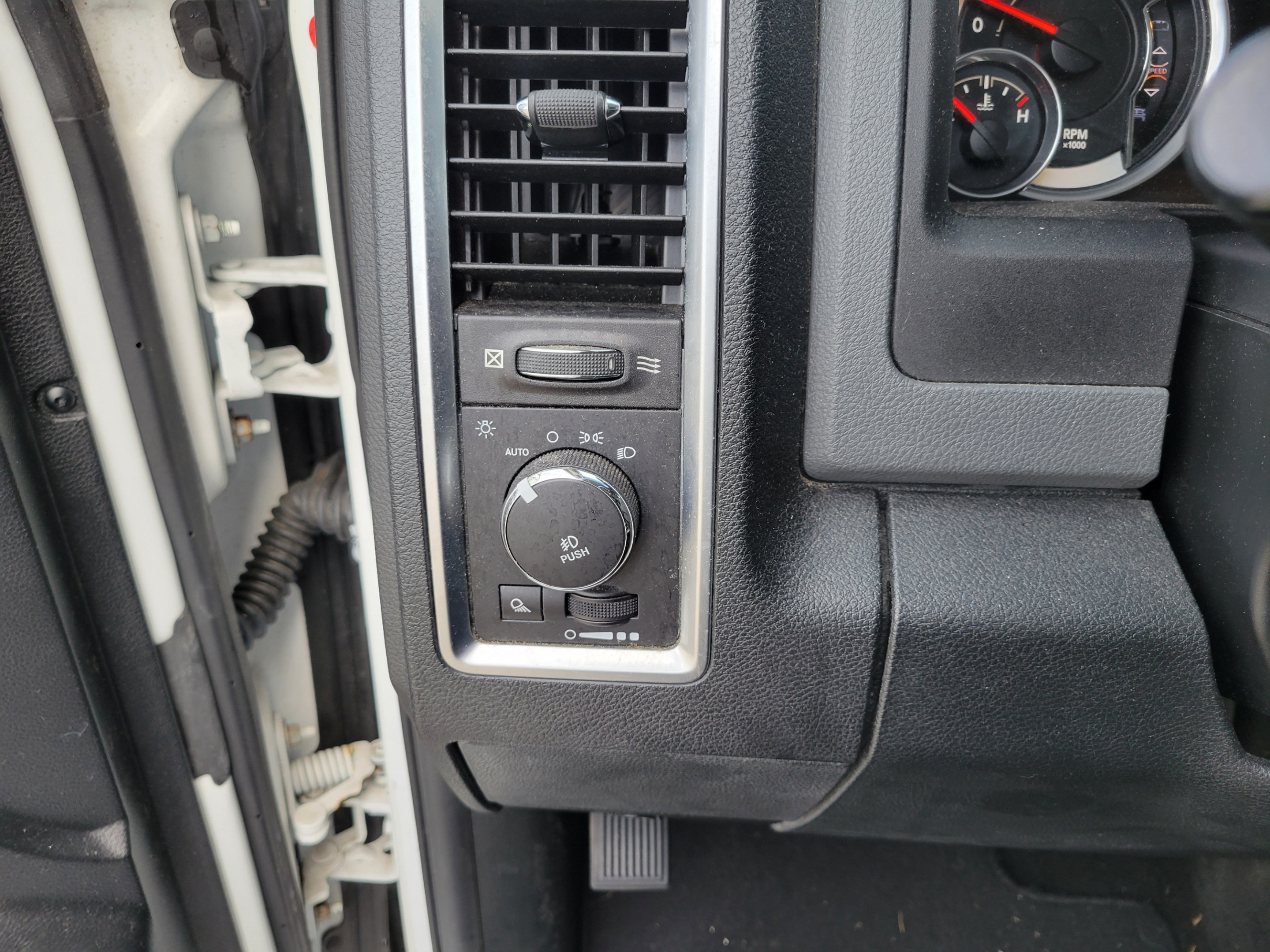 Used 2016 RAM 1500 Big Horn RWD image 25