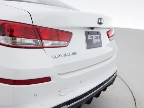 Used 2020 Kia Optima LX image 16