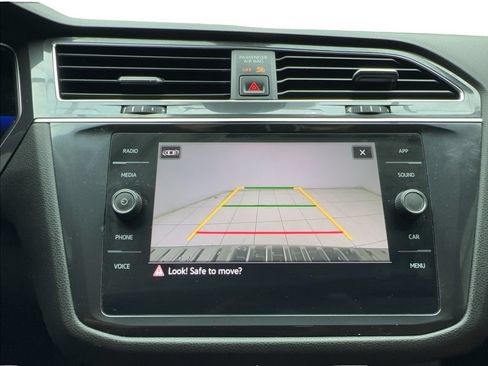 Used 2022 Volkswagen Tiguan SE w/ Panoramic Sunroof Package AWD/4WD image 52