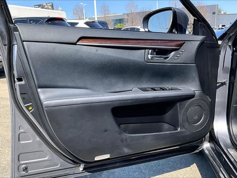 Used 2017 Lexus ES 350 w/ Premium Package image 19