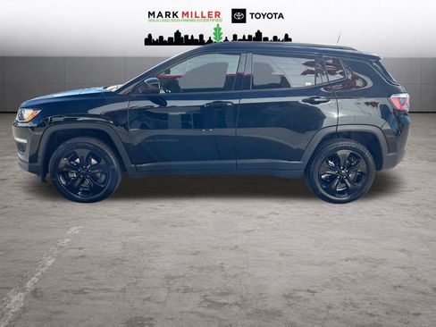 Used 2019 Jeep Compass Latitude AWD/4WD image 2