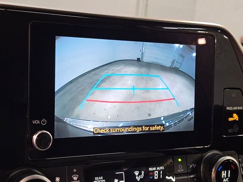 Certified 2024 Toyota Highlander XLE image 31