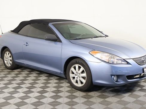 Used 2004 Toyota Solara SE FWD image 2