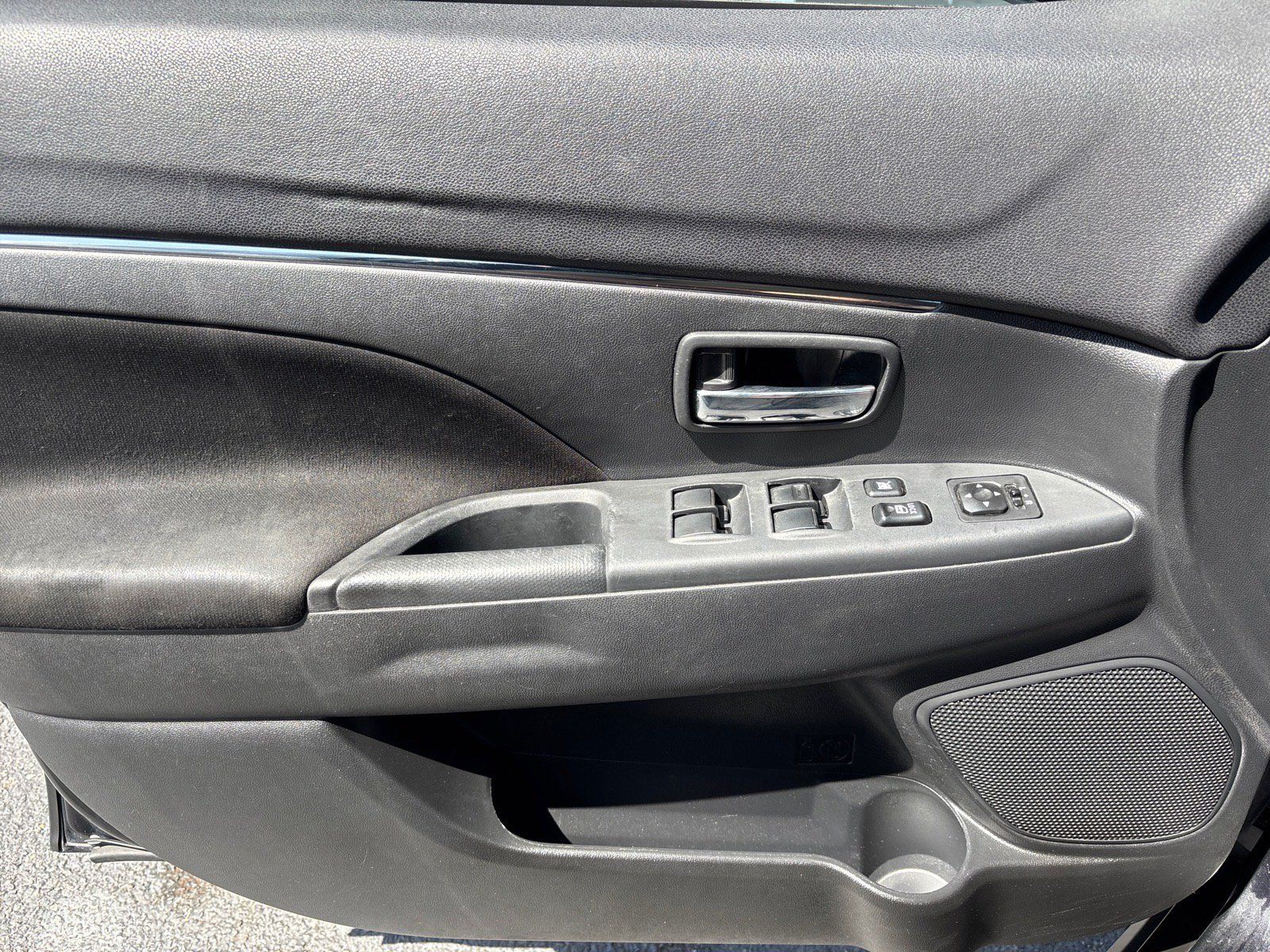 Used 2020 Mitsubishi Outlander Sport Black Edition FWD image 39