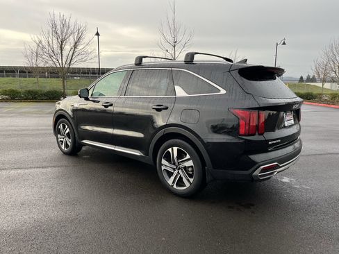 Used 2023 Kia Sorento SX Prestige image 3