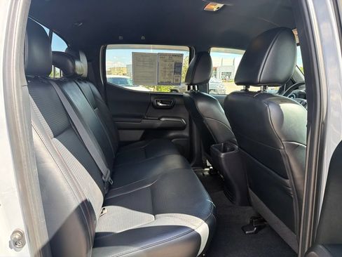 Used 2017 Toyota Tacoma TRD Pro AWD/4WD image 15