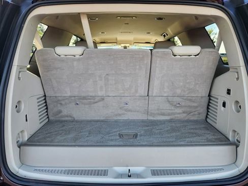 Used 2017 Cadillac Escalade 2WD image 19