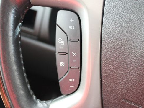 Used 2013 GMC Yukon Denali image 17