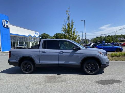 New 2026 Honda Ridgeline Black Edition image 2