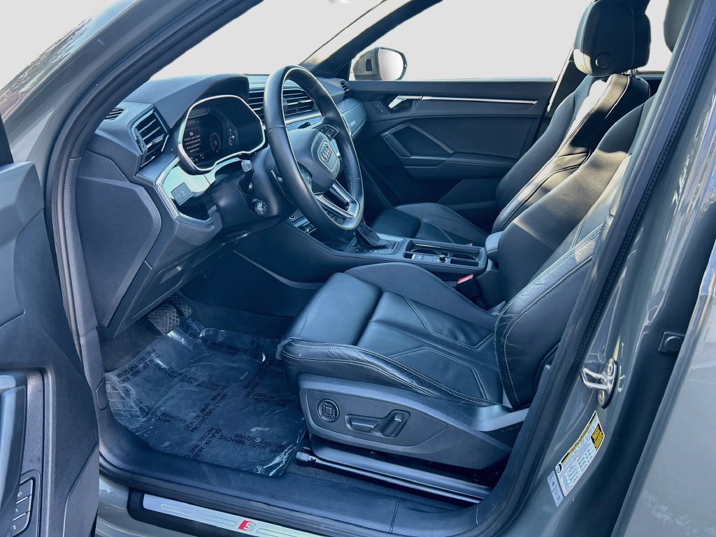 Used 2023 Audi Q3 2.0T Premium Plus w/ Premium Plus Package AWD/4WD image 22