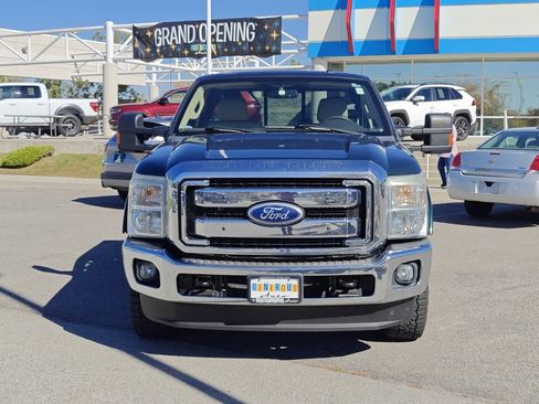 Used 2011 Ford F250 Lariat image 2