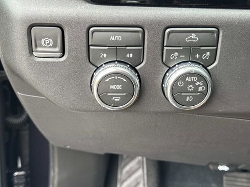 New 2026 GMC Sierra 1500 Elevation image 18