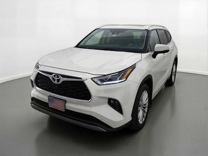 Used 2025 Toyota Highlander XLE