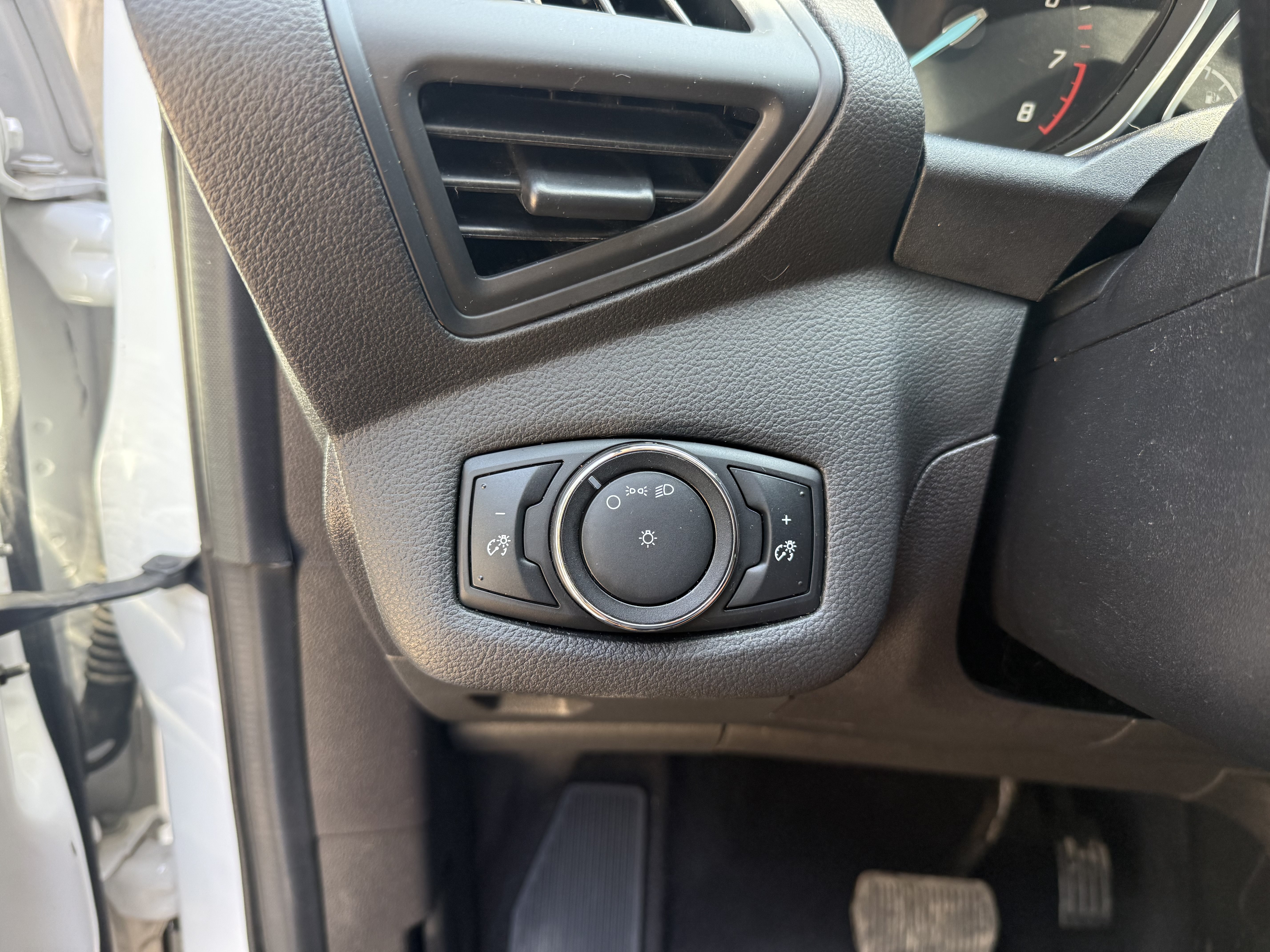 Used 2015 Ford Escape S FWD image 21