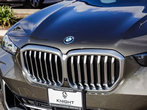 Used 2024 BMW X5 xDrive50e w/ Premium Package image 6