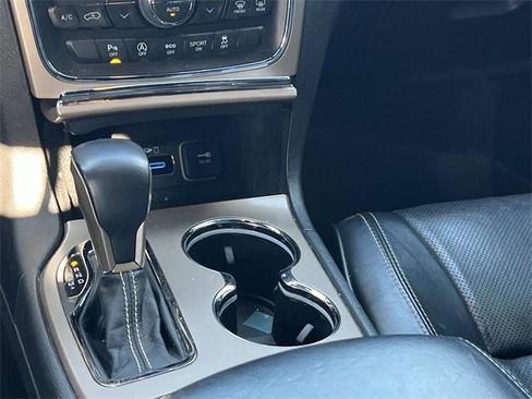 Used 2016 Jeep Grand Cherokee Overland image 17