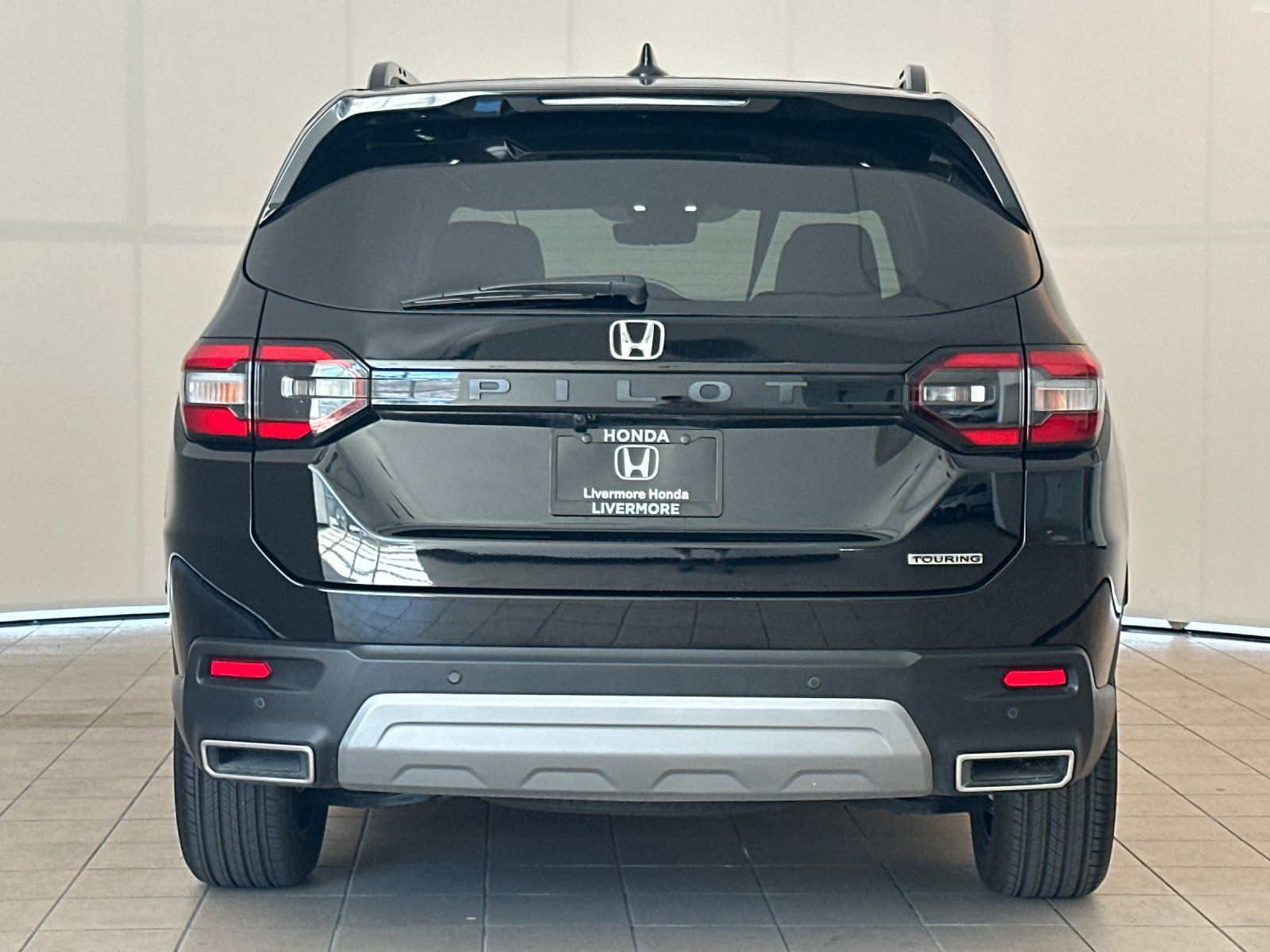 Used 2025 Honda Pilot Touring image 5