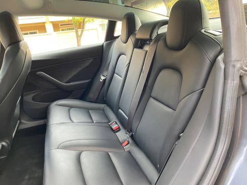 Used 2018 Tesla Model 3 Long Range image 30