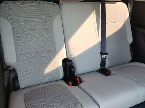 Used 2022 Chevrolet Traverse LT image 14