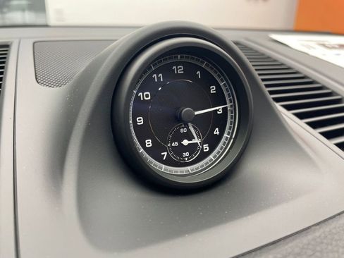 New 2026 Porsche Macan image 10