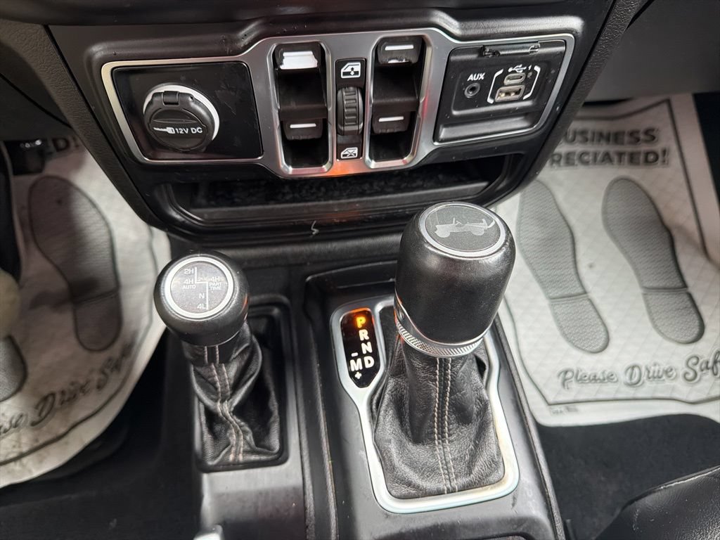 Used 2022 Jeep Wrangler Unlimited Sahara w/ Cold Weather Group AWD/4WD image 24