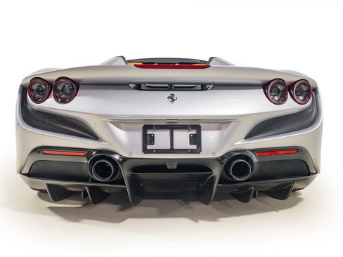 Used 2021 Ferrari F8 Tributo image 5