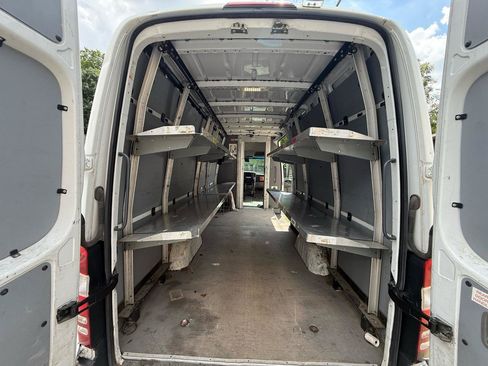 Used 2014 Mercedes-Benz Sprinter 2500 image 11
