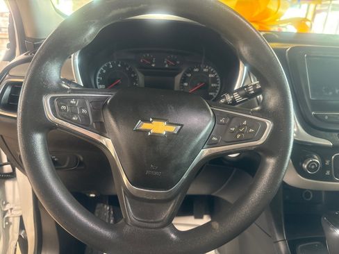 Used 2018 Chevrolet Equinox LS FWD image 12