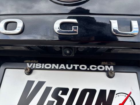 Used 2023 Nissan Rogue SL w/ SL Premium Package image 16